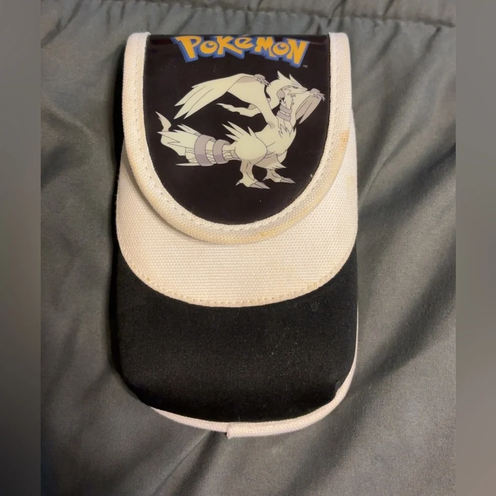 Pokemon Black & White DS/3DS Holder with cleaning cloth